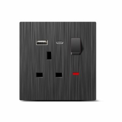 فيش مع مفتاح usb type c اسود بيانو VGLI
